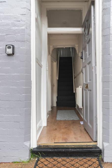 3-Bedroom Home In Liverpool L15 With Free Parking Εξωτερικό φωτογραφία